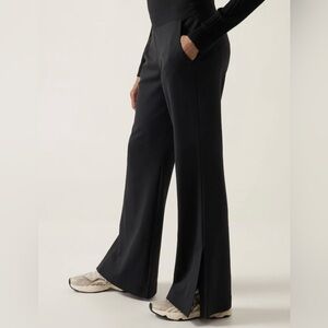 Athleta Women’s Black Wide-Leg Stretch Pants, Small, 74%Nylon,26 Spandex. NWOT